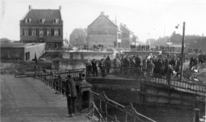 1935